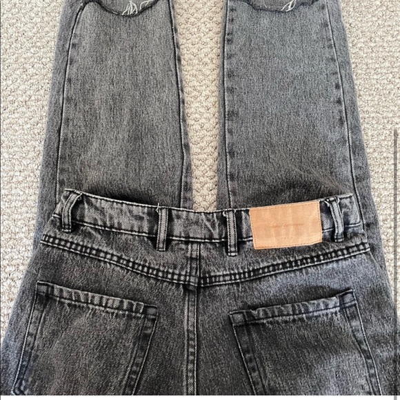 Zara Stonewashed High Waist Raw Hem Jeans - Picture 2 of 2